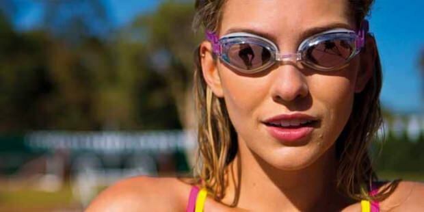 ¿Qué hacer para evitar la nebulización de las gafas de natación?