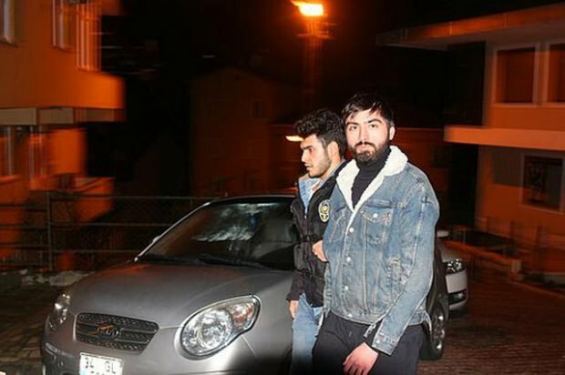 Emre - Los hermanos Erdi Kızgır dirigen el canal de redes sociales Deep Turkish Web