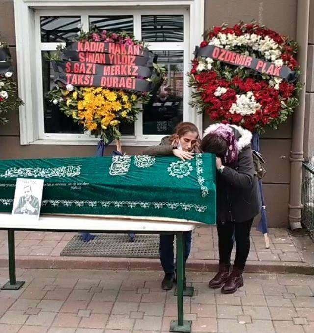 ¡Adiós a Engin Nurşani con dolor! Su esposa abrazó el ataúd y lloró libremente