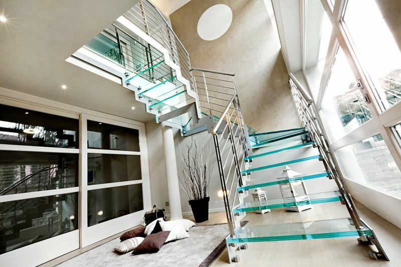 Los modelos de escaleras más elegantes y útiles para apartamentos dúplex.