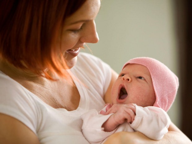 Síntomas y tratamiento de la caída del paladar en bebés.