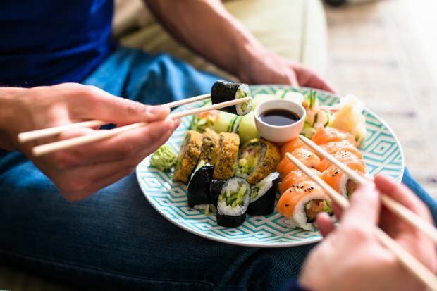 ¿Cómo comer sushi? ¿Cómo hacer sushi en casa? Trucos de sushi