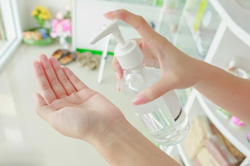 ¿Cómo hacer desinfectante de manos con métodos naturales en casa?