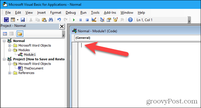 Pegue el código de macro en la ventana de Código en el editor VBA en Word