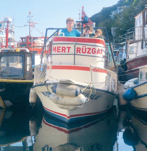 La primera y única mujer de pesca en Turquía: la cabeza Necla!