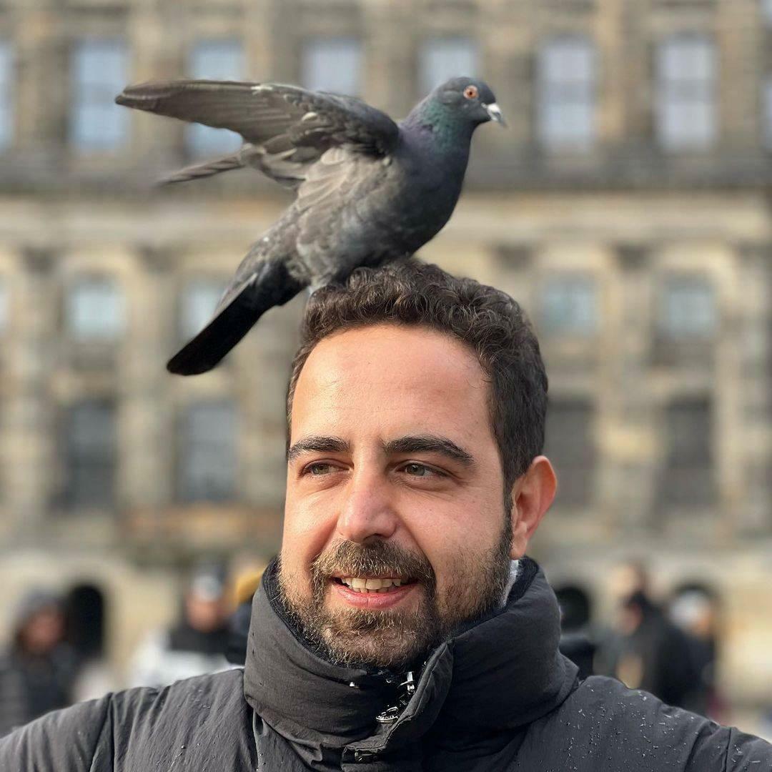 ¡Un pájaro de la suerte se posó en la cabeza de Gökhan Çınar! Cuando vas a Europa...