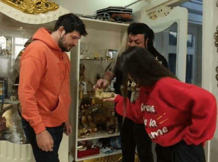 Fırat Albayram y Ceyda Town Cobra visitaron la casa de Murat 
