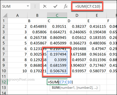 Una fórmula de Excel SUM usando un rango de celdas