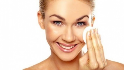 Cuidado de la piel en el hogar: recetas de limpiadores faciales anti-espinillas