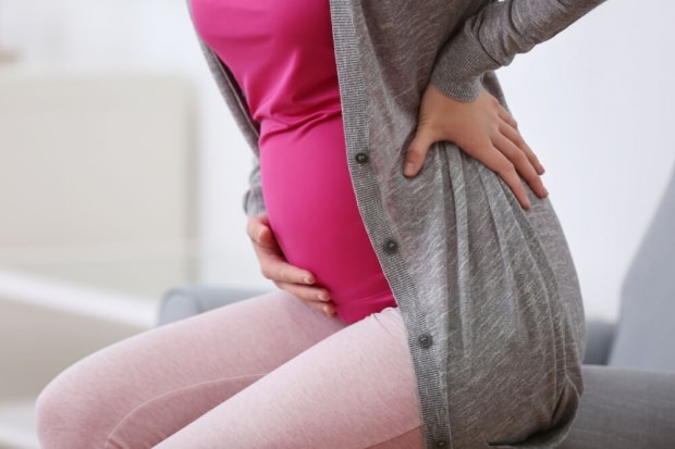 ¿Cómo deben doblarse las mujeres embarazadas?