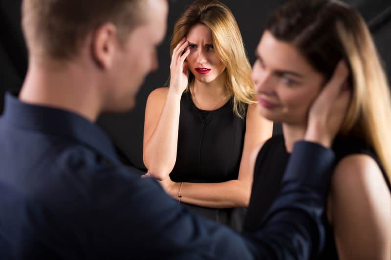 Los síntomas del engaño! ¿Por qué los hombres engañan?