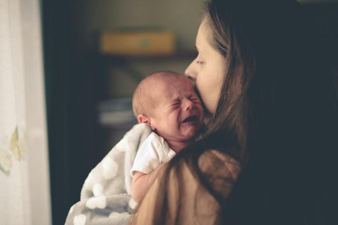 ¡Cómo calmar a un bebé que llora en 5 minutos!
