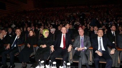 El presidente Erdogan y la primera dama Fazıl Say asistieron al concierto.