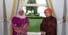 ¡La Primera Dama Erdoğan se reunió con la Directora Ejecutiva de ONU Hábitat, Maimunah Mohd Sharif! 
