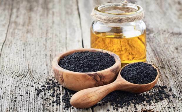 ¿Qué es el aceite de semilla negra y cómo usarlo?