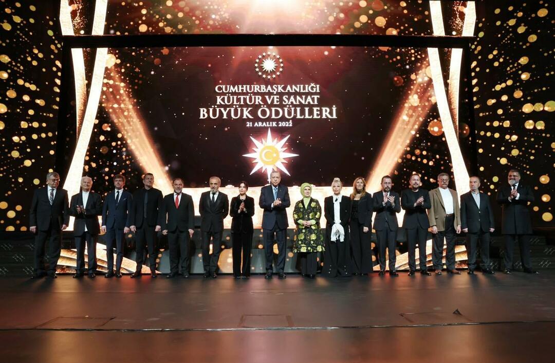 Emine Erdoğan felicitó de todo corazón a los artistas premiados