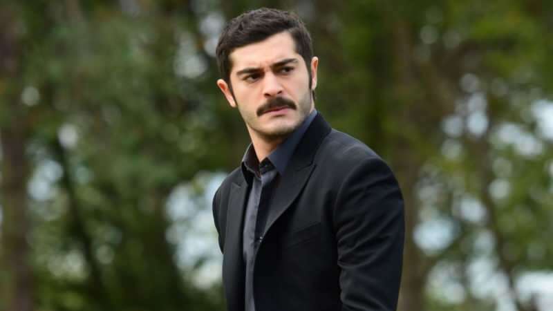 ¡Burak Deniz, el actor principal de Maraşlı, es un pasajero en Italia!