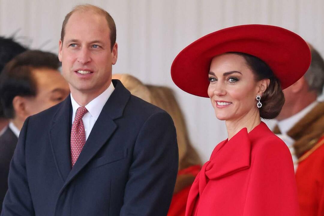 ¡Elegancia revolucionaria de Kate Middleton! Estaba guardado bajo llave desde 1930. Se lo puso por primera vez.