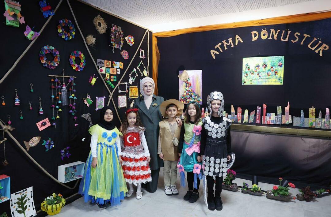 Emine Erdoğan visitó la escuela primaria Ostim en Ankara