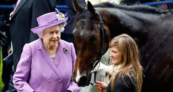 Reina Isabel y sus caballos 