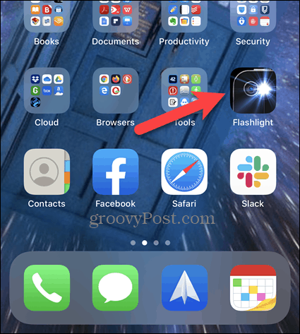 Mantenga presionado un icono en la pantalla de inicio del iPhone