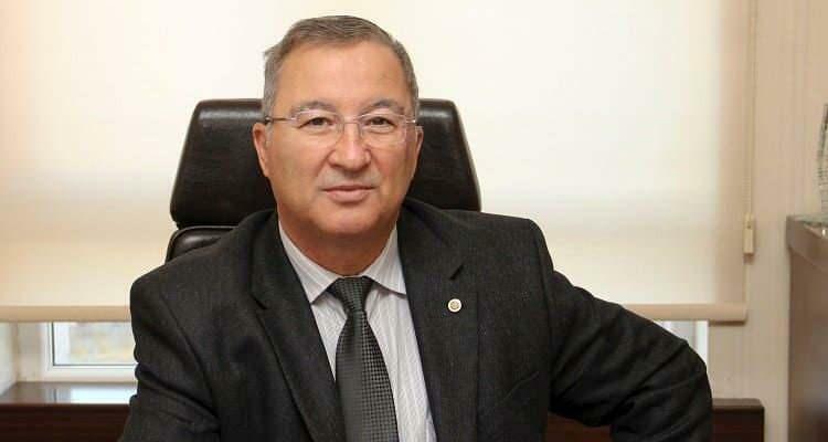 Miembro del Comité Científico Prof. Dr. Nevzat Artik,