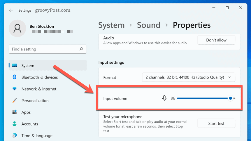 Configuración de los ajustes de volumen del micrófono en Windows 11