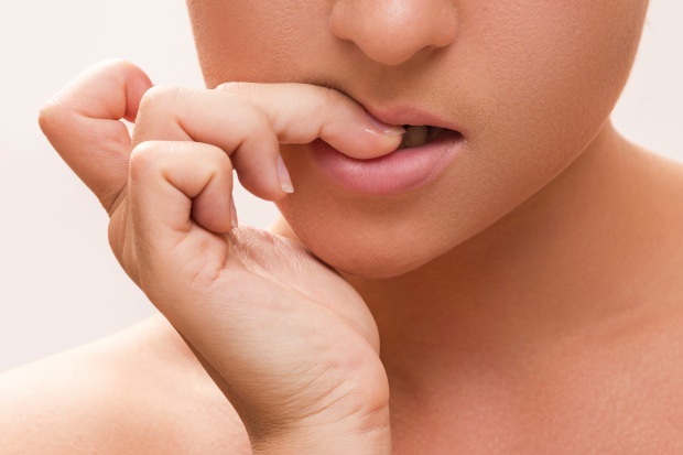 Enfermedades causadas por el hábito de comer uñas