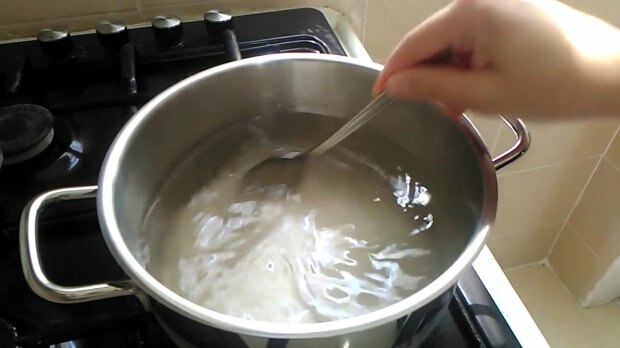 ¡La forma más fácil de hacer sorbete dulce! ¿El jarabe dulce se vierte caliente? Sorbete de baklava ...