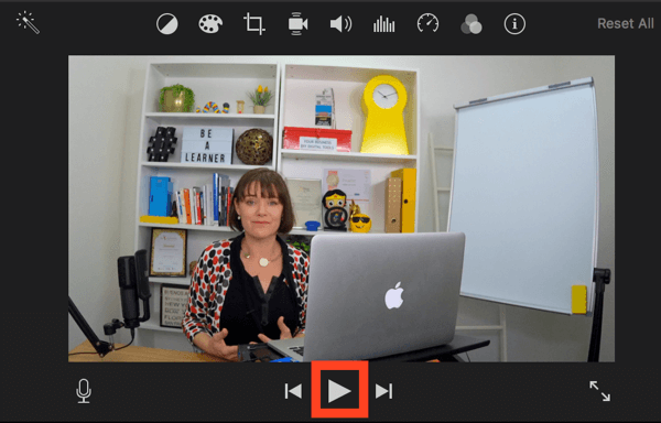 Haga clic en Reproducir para obtener una vista previa de su video en iMovie.