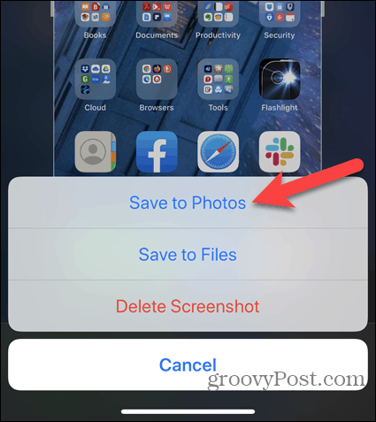Toque Guardar en fotos cuando edite una captura de pantalla de iPhone