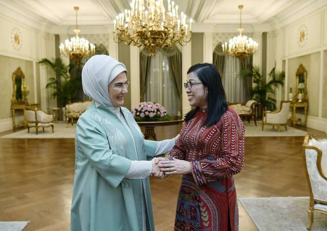 La Primera Dama Erdoğan y el Primer Ministro de Vietnam