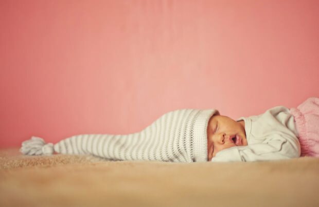 ¿Qué se debe hacer al bebé que no duerme?