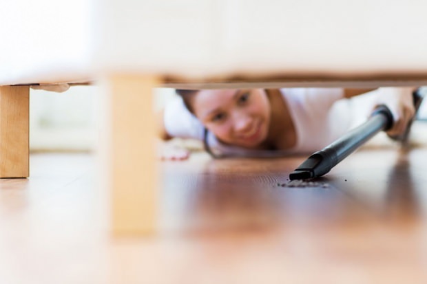 ¿Cómo limpiar debajo de la cama? Consejos de limpieza de cama