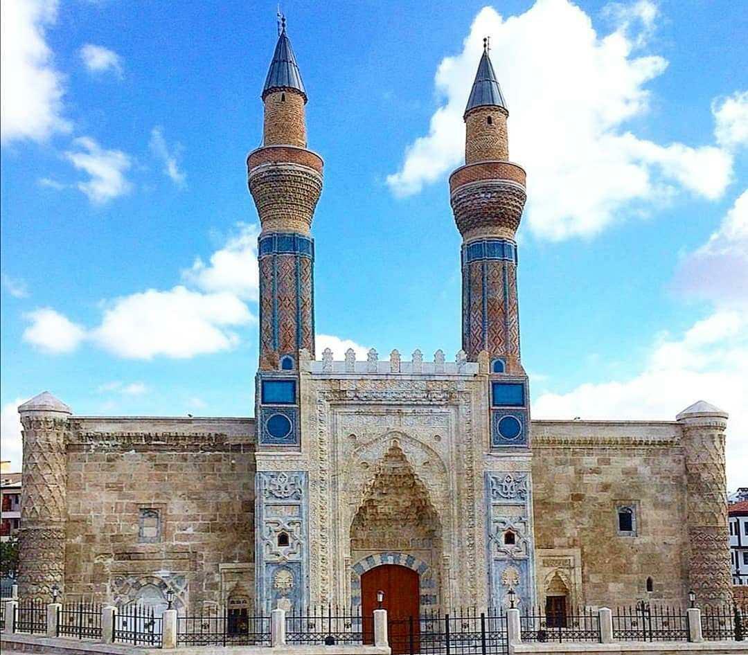 Escenas de Gök Madrasa