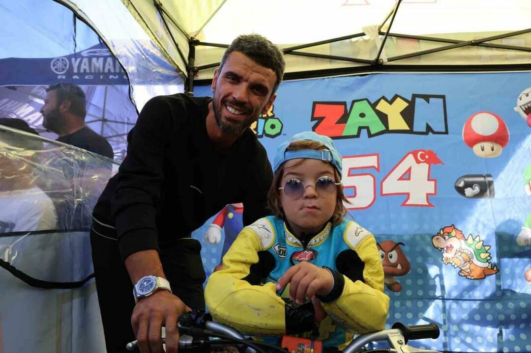 ¡Alegría por el campeonato de Zayn, el hijo de 4 años de Kenan Sofuoğlu!