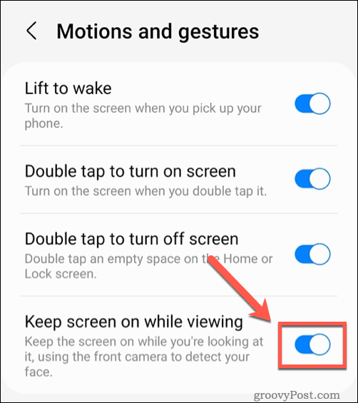 Habilitar la función de mantener la pantalla encendida mientras se ve en los teléfonos Samsung