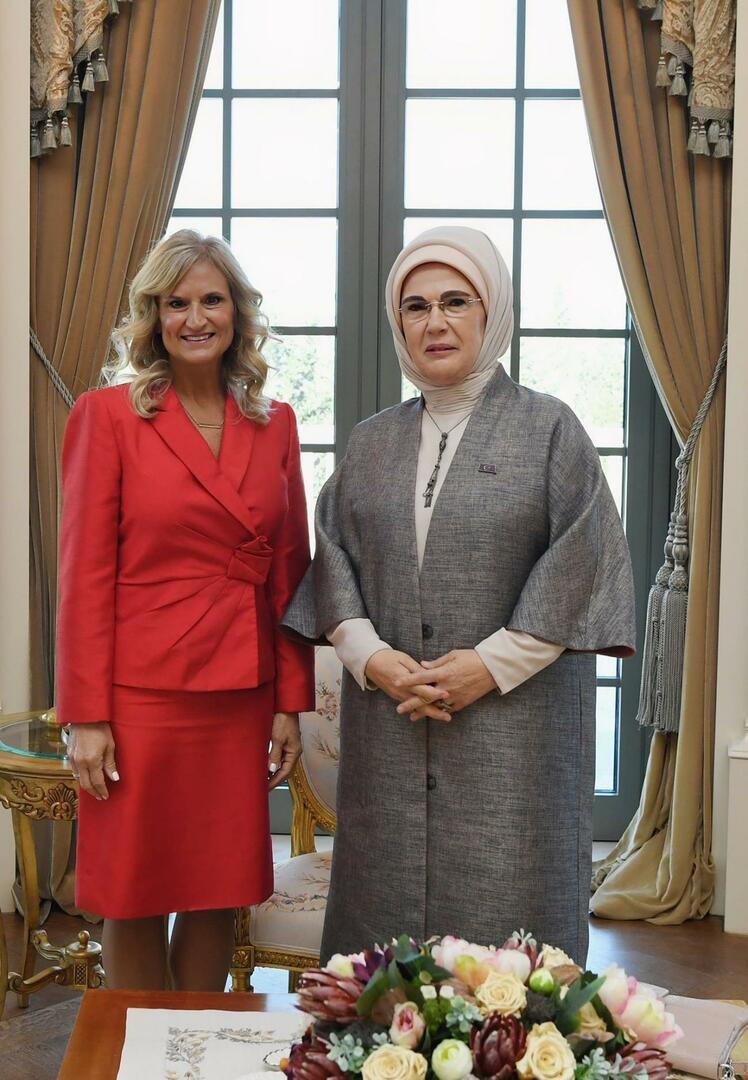 Emine Erdoğan se reunió con la esposa del embajador de EE. UU. en Ankara, Cheryl Flake