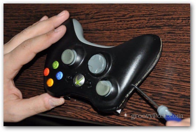 Cambiar las barras de control analógicas del controlador Xbox 360 desmontan la caja del controlador