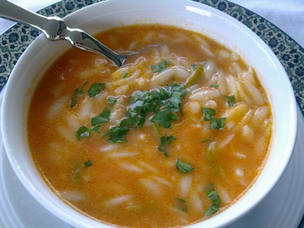 Deliciosa receta de sopa de fideos de cebada