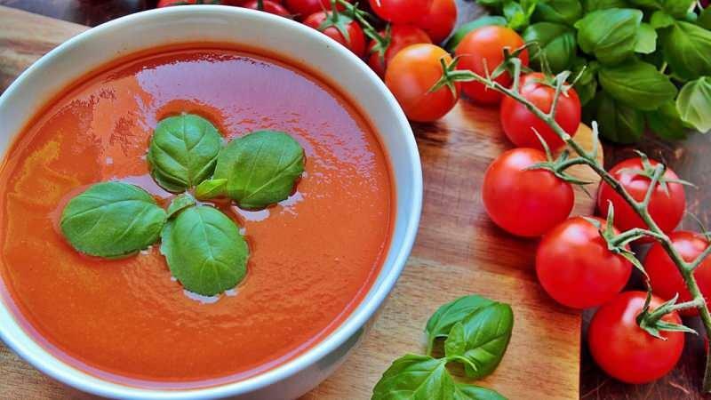 ¿Cuántas calorías tienen los tomates? ¿La sopa de tomate te hace subir de peso?