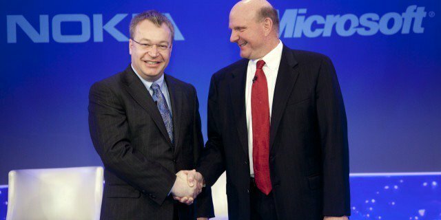 El CEO de Nokia, Stephen Elop, y el CEO de Microsoft, Steve Ballmer, anunciaron su intención de crear conjuntamente productos y servicios móviles líderes en el mercado. diseñado para ofrecer a los consumidores, operadores y desarrolladores opciones y oportunidades incomparables en una conferencia de prensa en Londres, Reino Unido el 11 de febrero, 2011. Como cada compañía se centraría en sus competencias centrales, la asociación crearía la oportunidad de una ejecución rápida en el mercado. La capacidad de reunir productos clave, como Nokia Maps, Office, Bing, Windows Live y Xbox Live también garantizaría la participación inmediata del consumidor. Además, Nokia y Microsoft planean trabajar juntos para integrar activos clave para crear completamente nuevos ofertas de servicios, al mismo tiempo que se extienden los productos y servicios establecidos a nuevos mercados