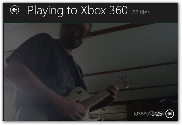 jugando a Xbox 360