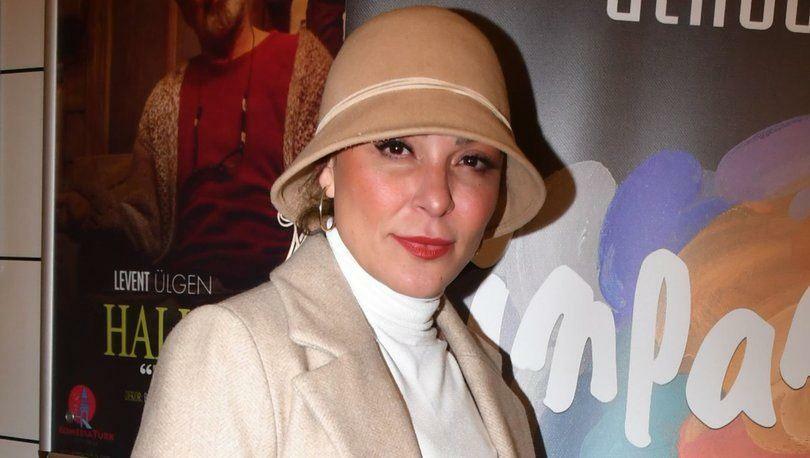 ¡Sorprendente imagen de Ziynet Sali, a quien comparan con Jennifer López! Camuflado con su sombrero