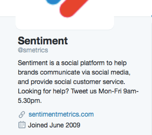 horario de atención al cliente en twitter bio