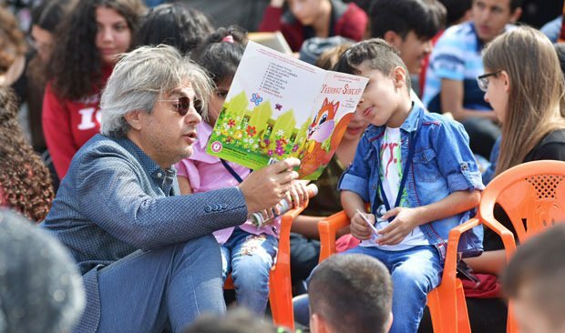 Los amantes de los libros se encontraron en la plaza Taksim