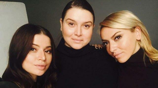 Hülya Açıkgöz, Hadise y Gülnihal Açıkgöz