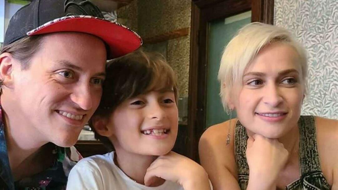 Halyna Hutchins con su esposo Matthew Hutchins y su hijo