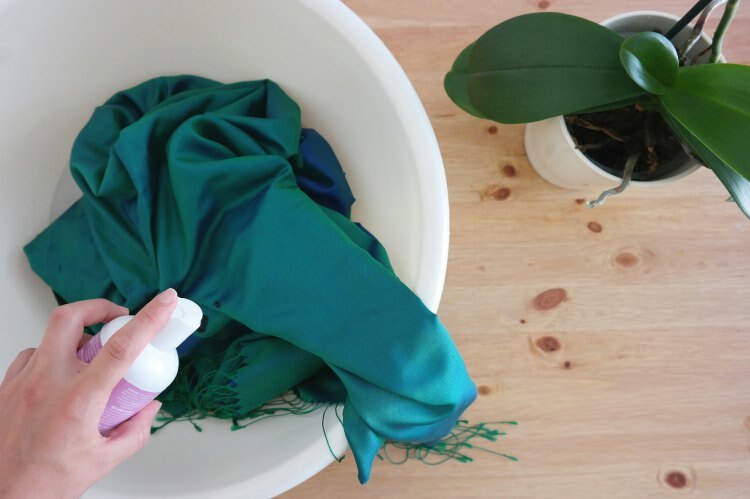 ¿Cómo limpiar chales / pañuelos de seda en casa?
