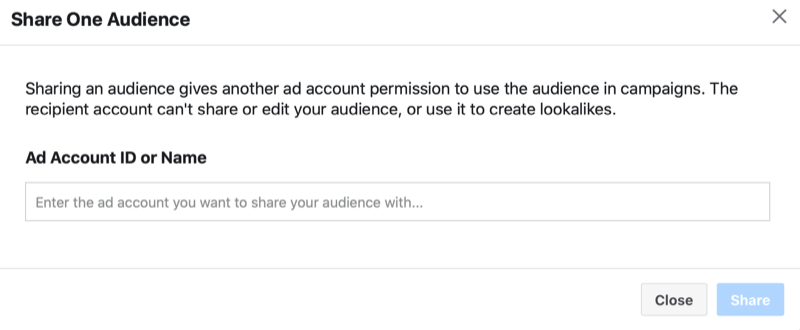 el administrador de anuncios de Facebook comparte una audiencia personalizada> comparte un menú de audiencia con la opción de agregar una identificación o nombre de cuenta publicitaria